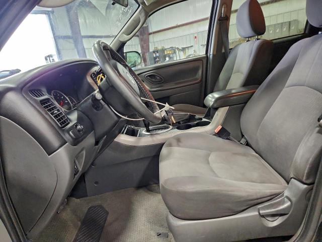 Mazda Tribute I Image 4