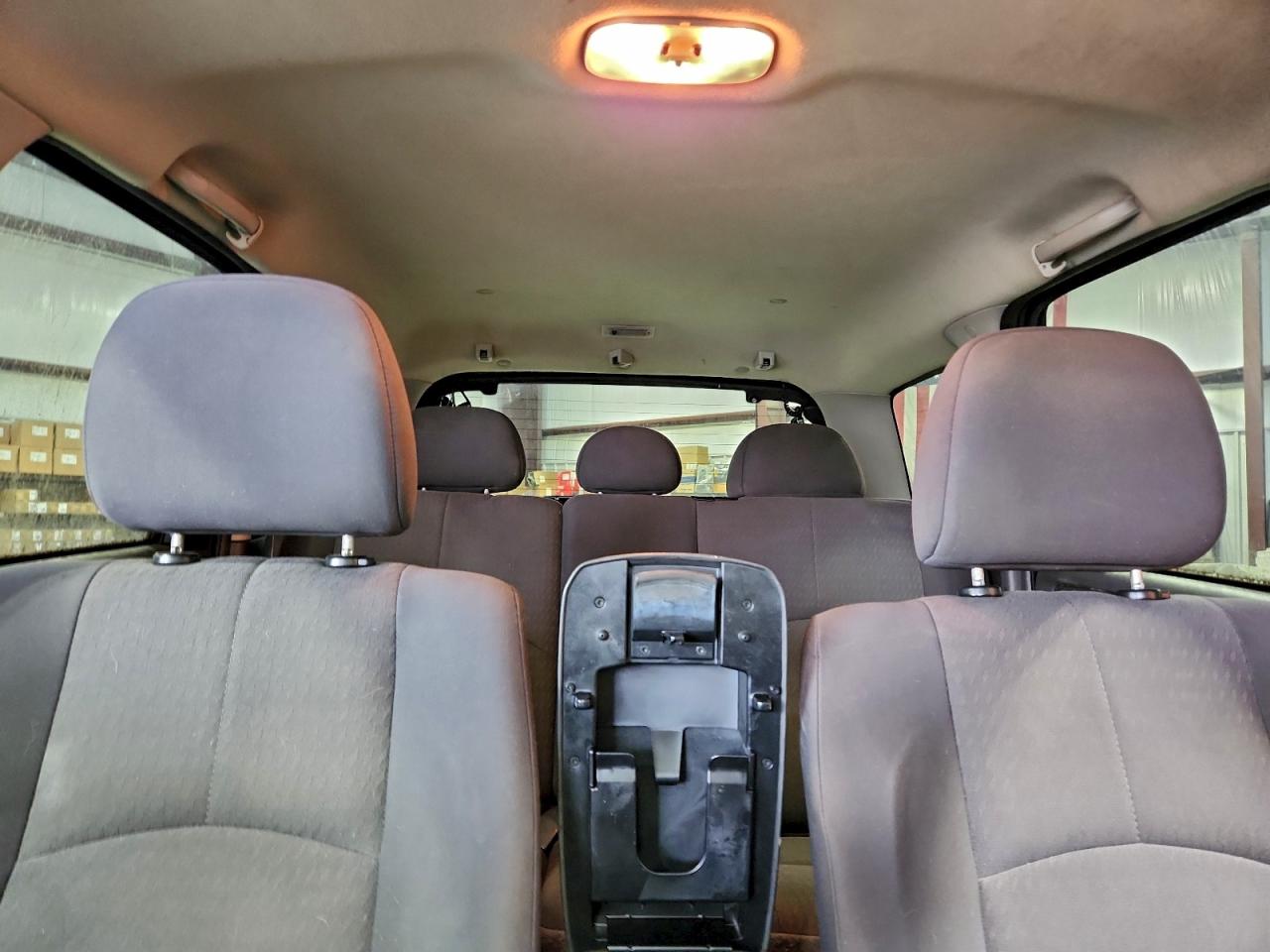 Mazda Tribute I Image 5