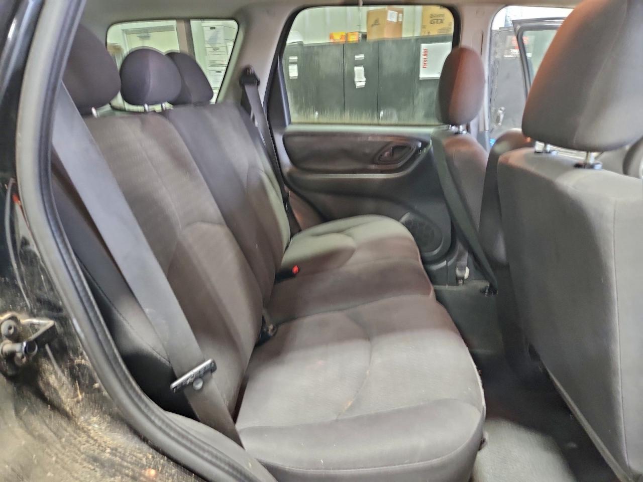 Mazda Tribute I Image 6