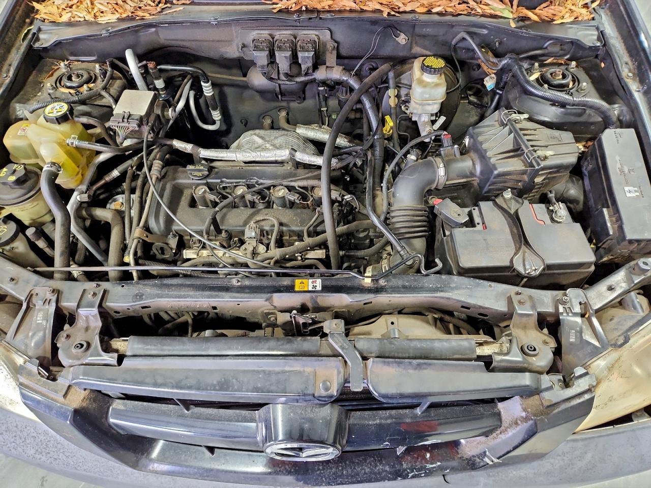 Mazda Tribute I Image 11