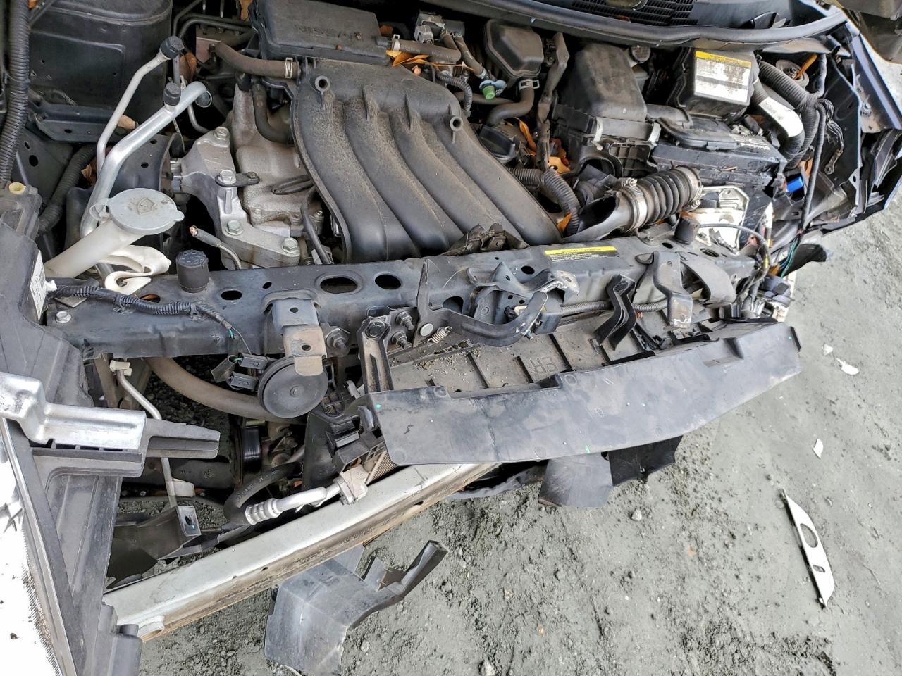 Nissan Versa S Image 8