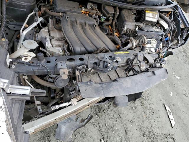 Nissan Versa S Image 8