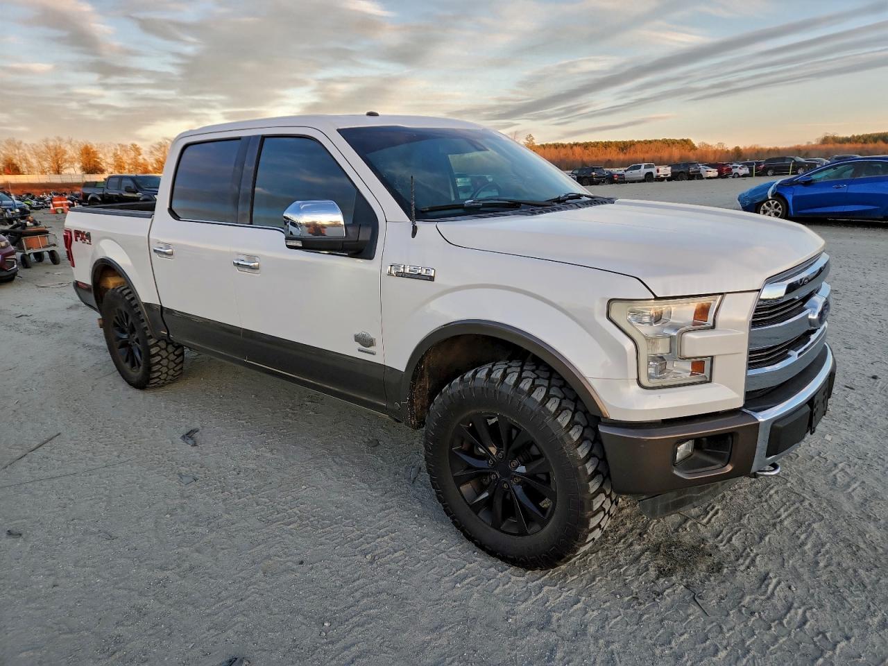 Ford F-150 Supercrew Image 3
