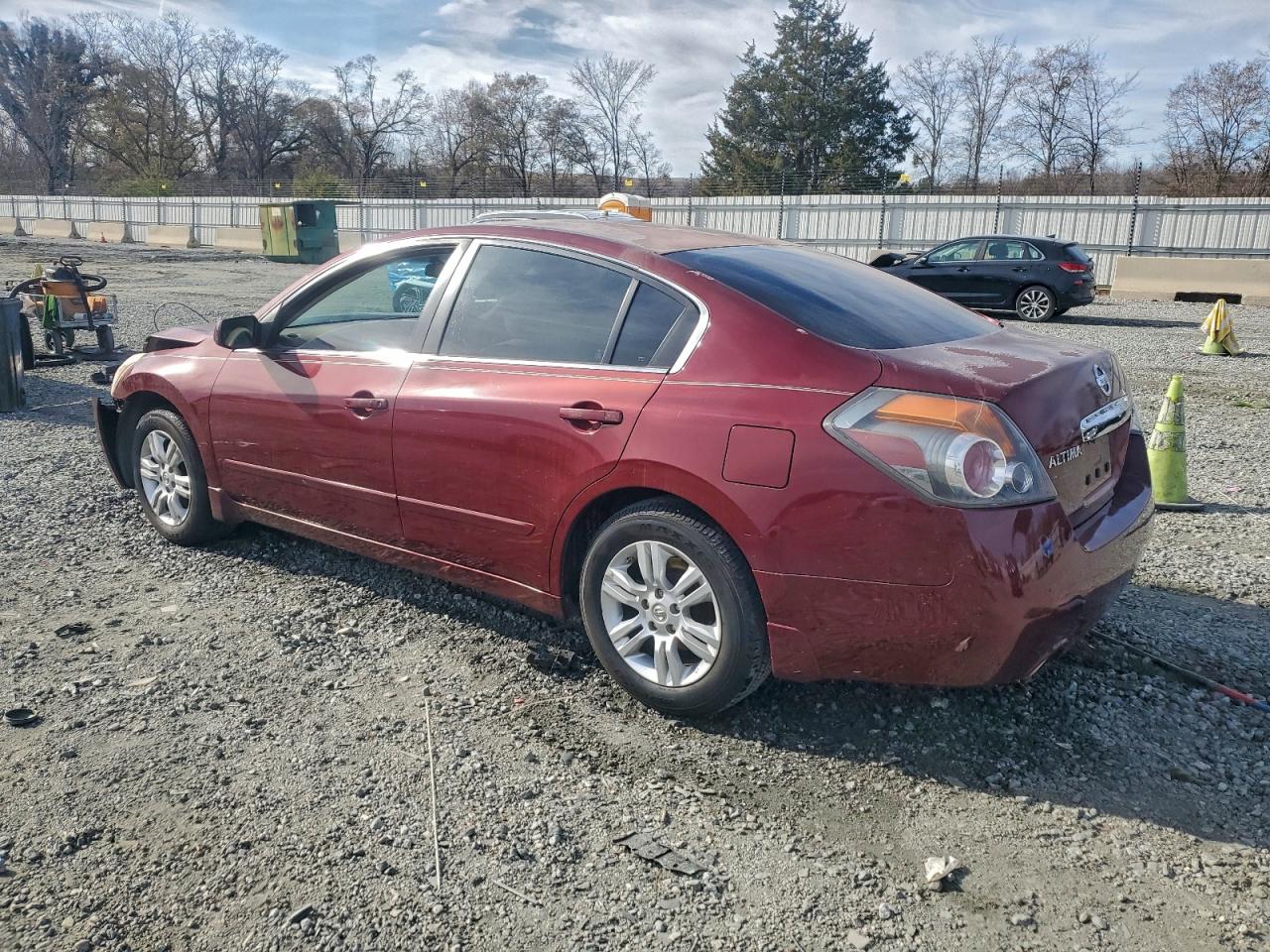 Nissan Altima Base Image 2