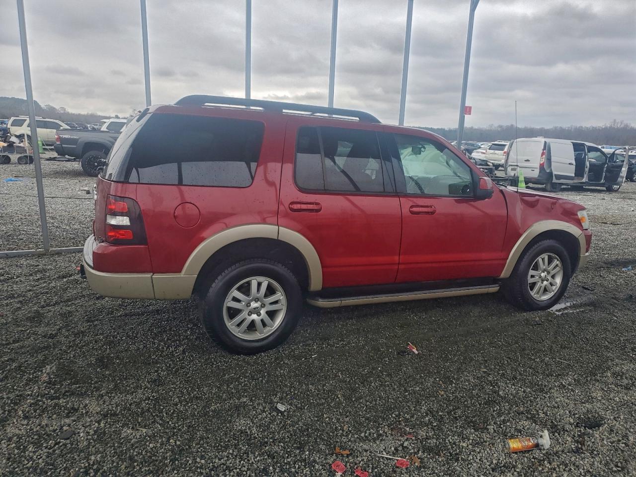 Ford Explorer Eddie Bauer Image 2