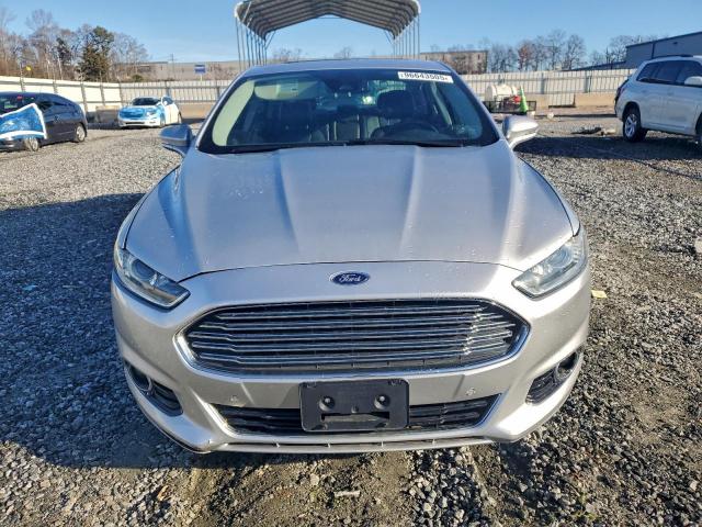 Ford Fusion Titanium Image 12
