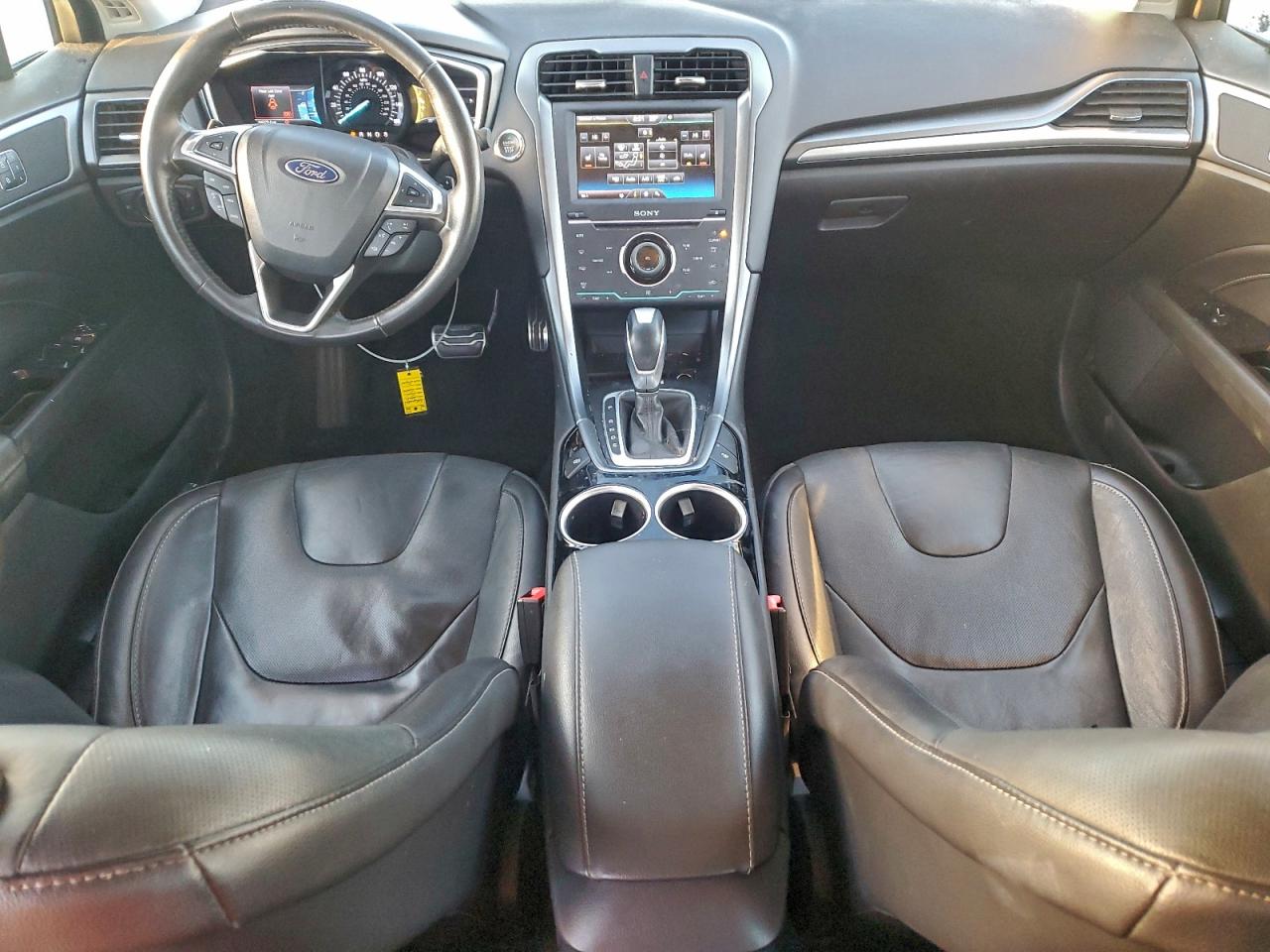 Ford Fusion Titanium Image 8