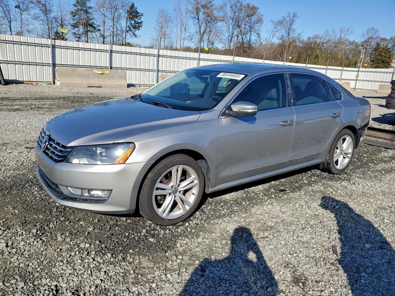 Volkswagen Passat Sel Image 1