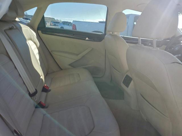 Volkswagen Passat Sel Image 7