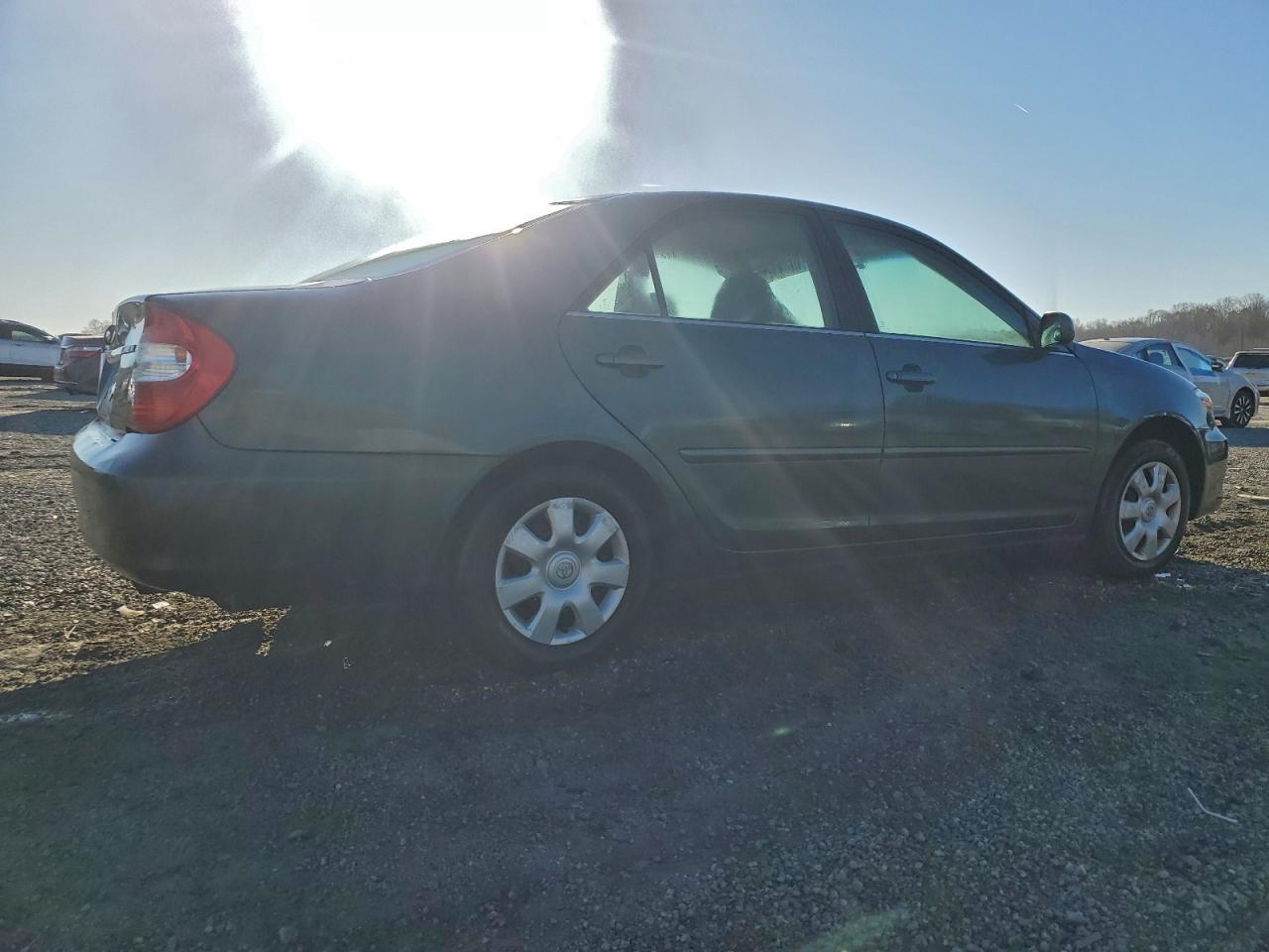 Toyota Camry Le Image 3