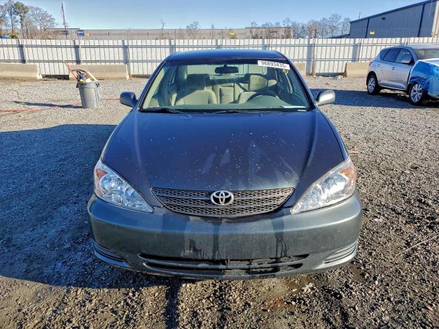 Toyota Camry Le Image 11