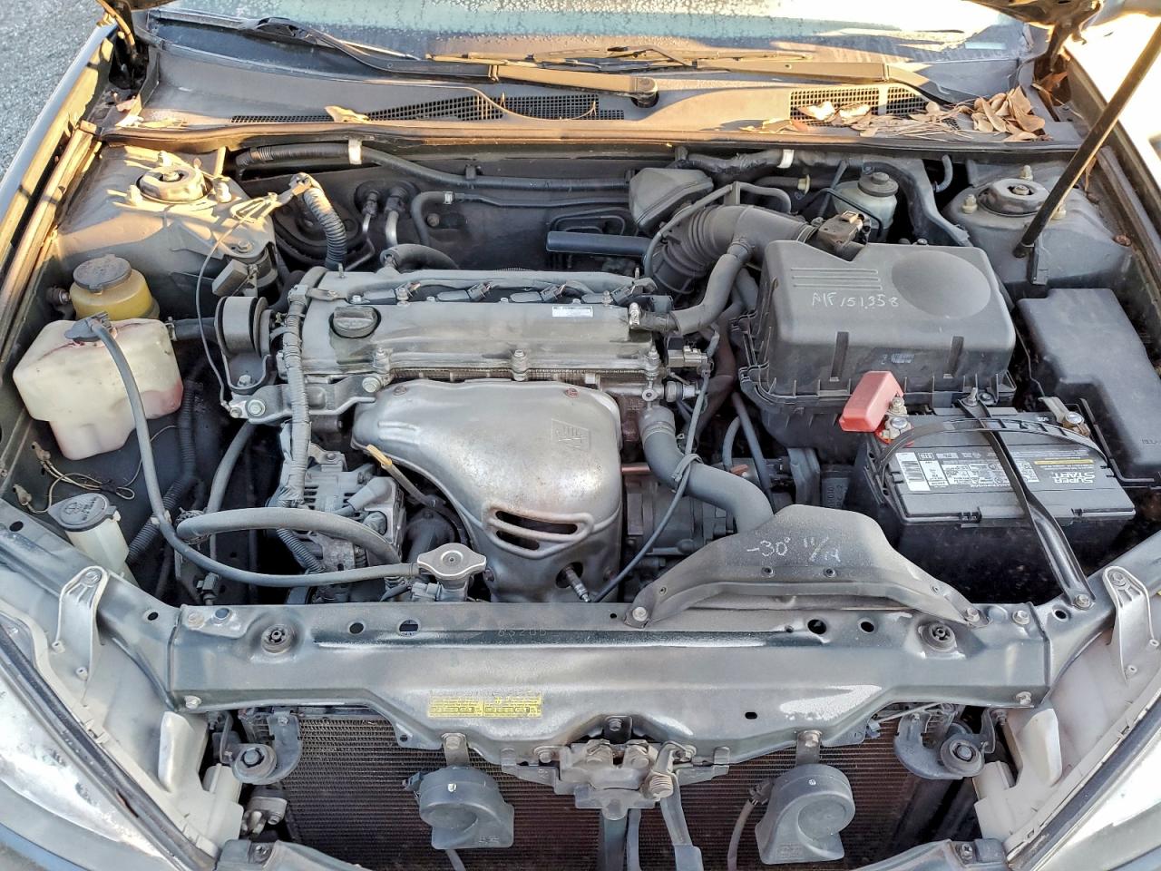 Toyota Camry Le Image 9