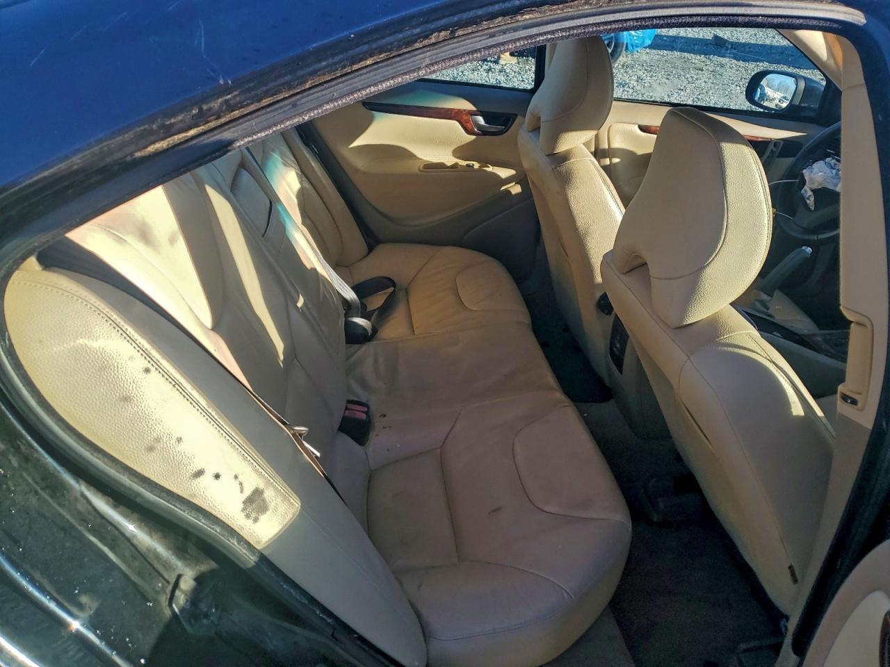 Volvo S60 2.5t Image 4