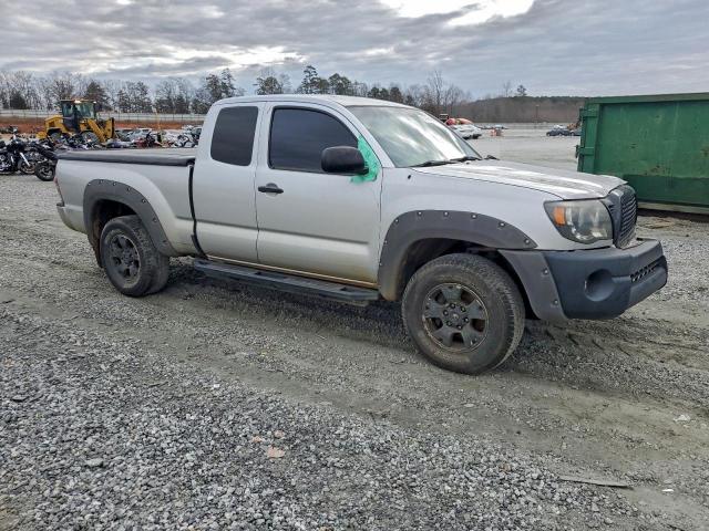 Toyota Tacoma Prerunner Access Cab Image 9