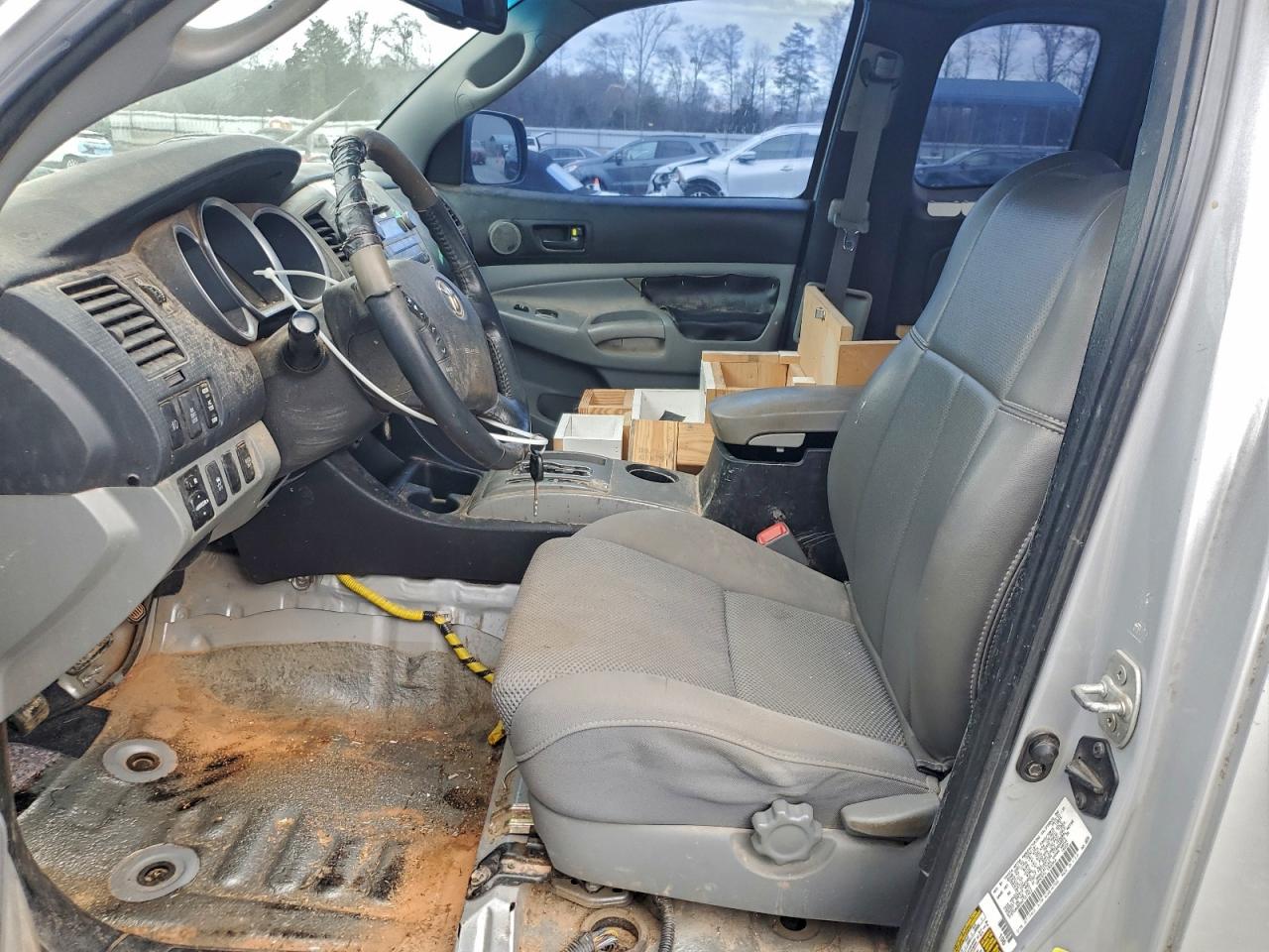 Toyota Tacoma Prerunner Access Cab Image 6