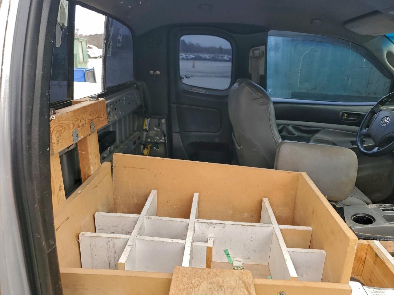 Toyota Tacoma Prerunner Access Cab Image 11