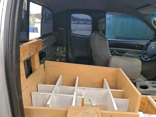 Toyota Tacoma Prerunner Access Cab Image 11