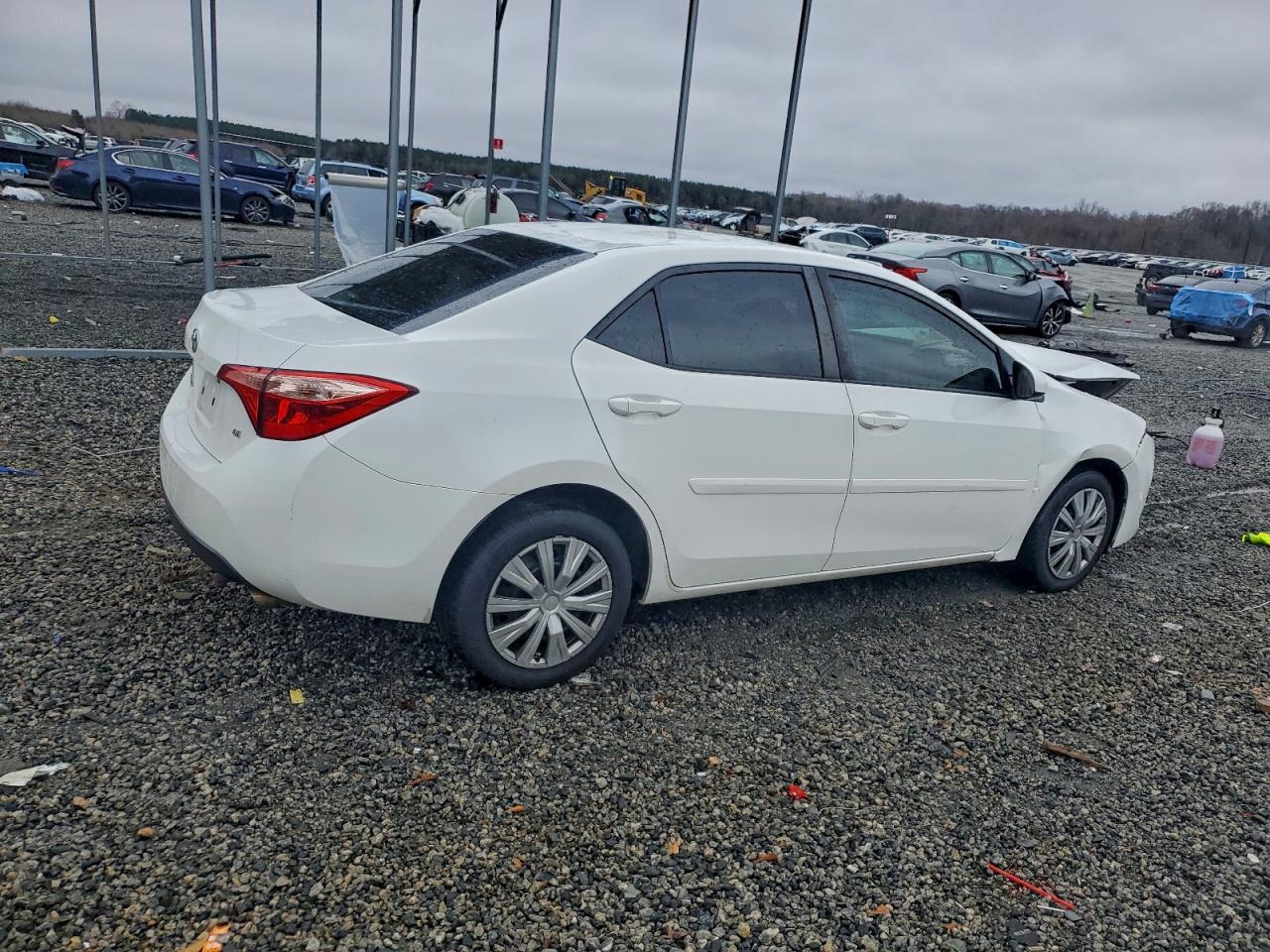 Toyota Corolla L Image 10