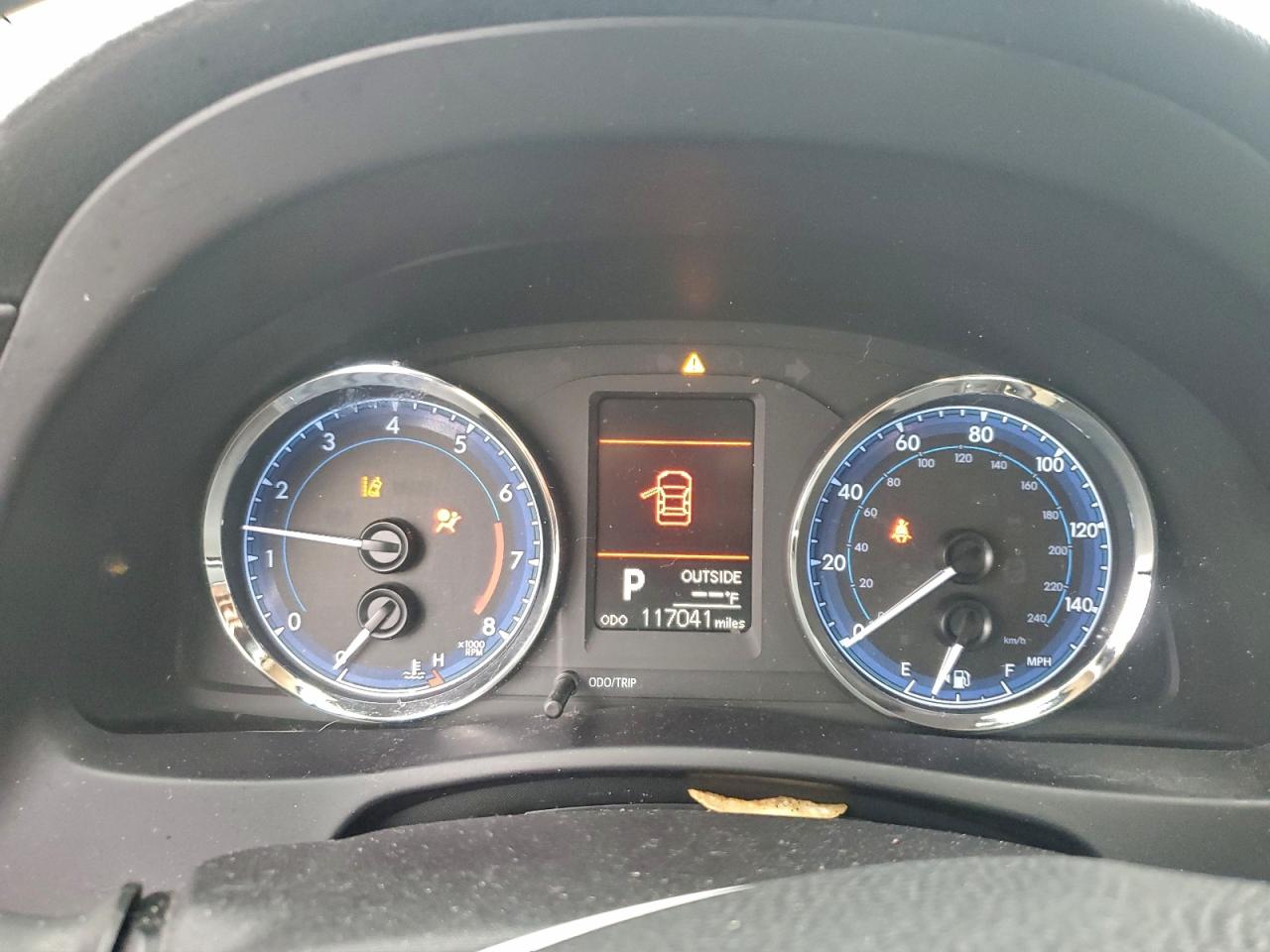 Toyota Corolla L Image 12