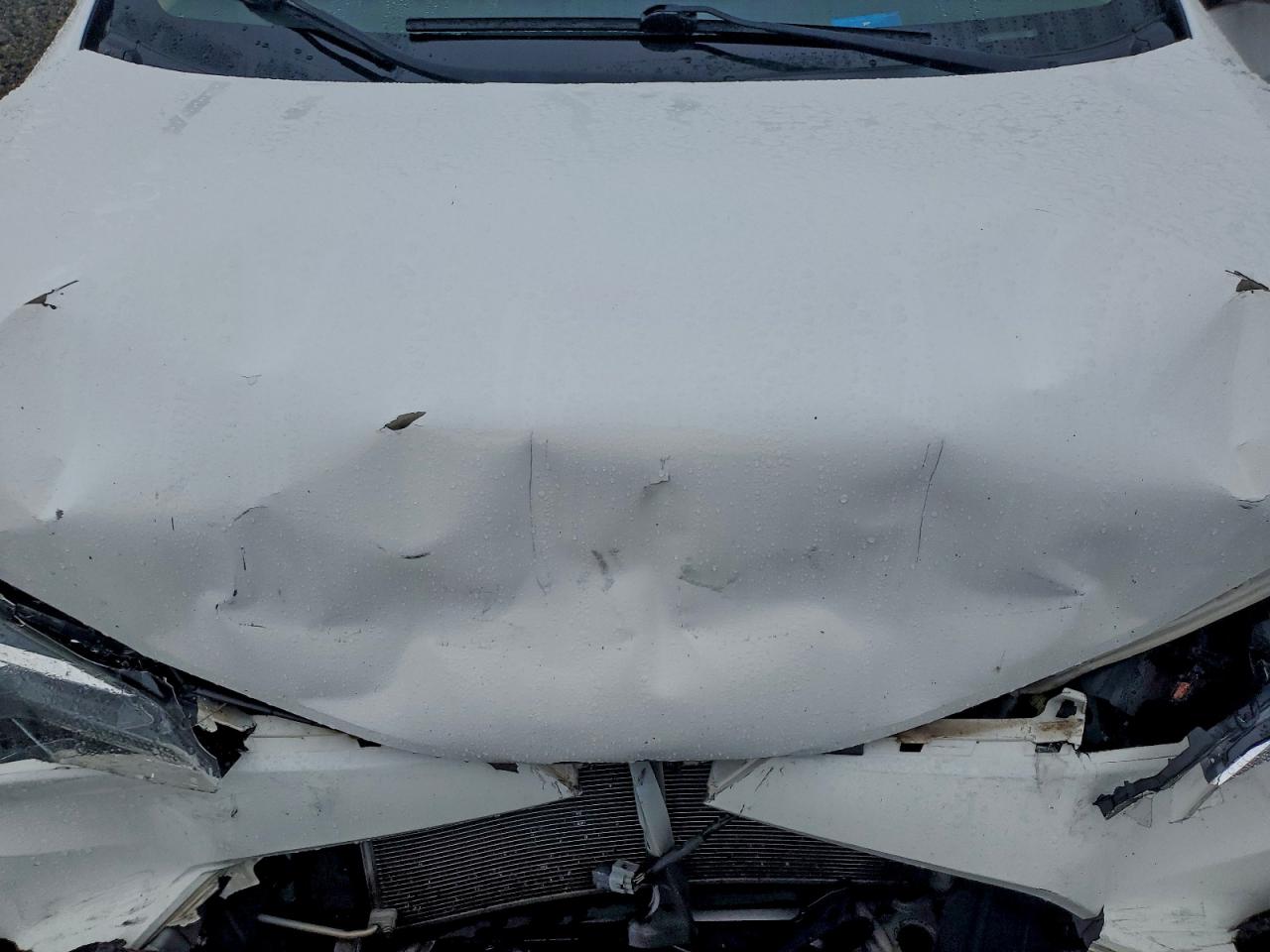 Toyota Corolla L Image 9