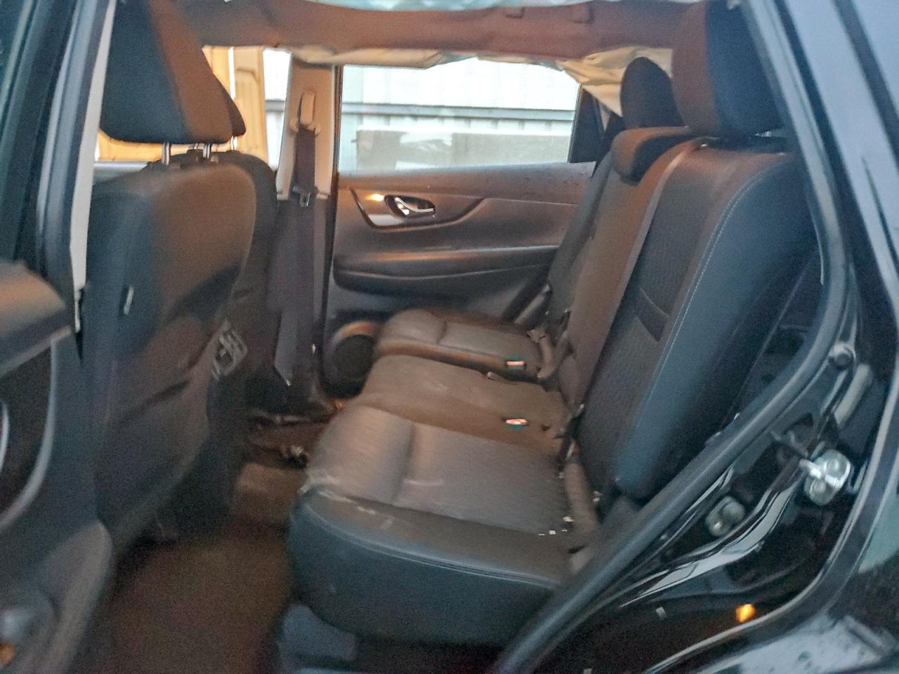 Nissan Rogue S Image 9