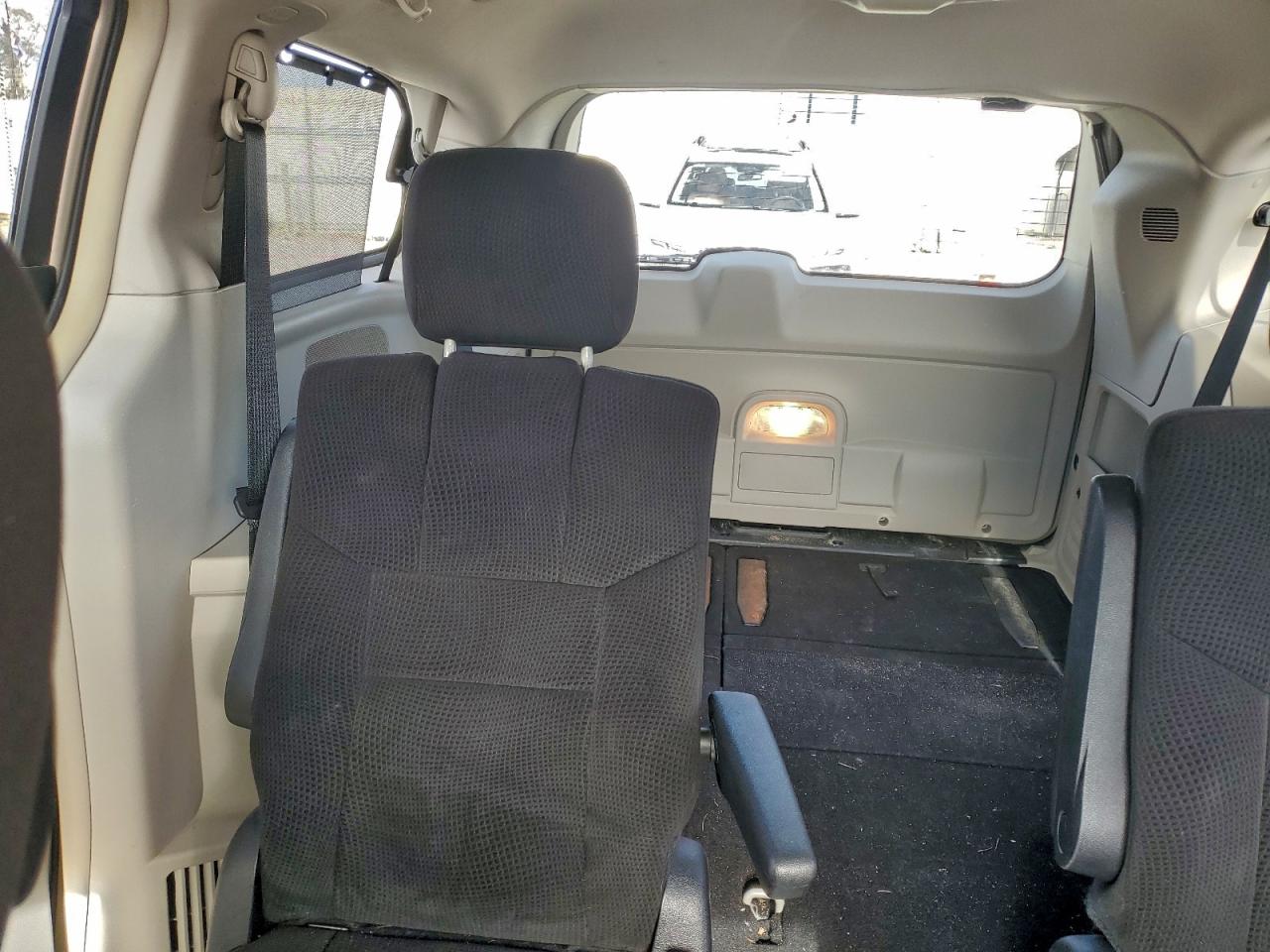 Dodge Caravan Crew Image 8