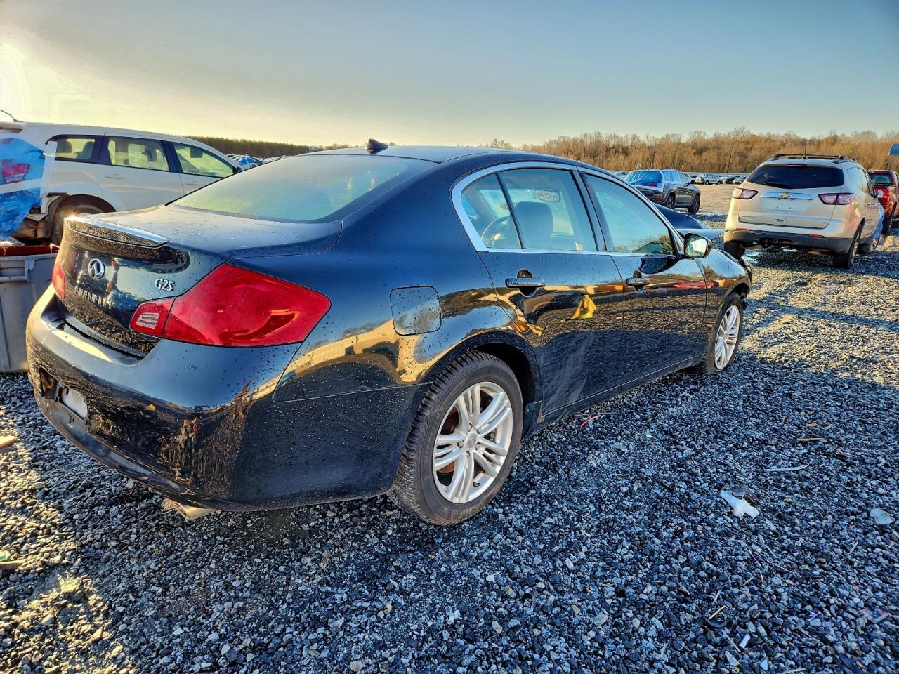 INFINITI G25 Base Image 10