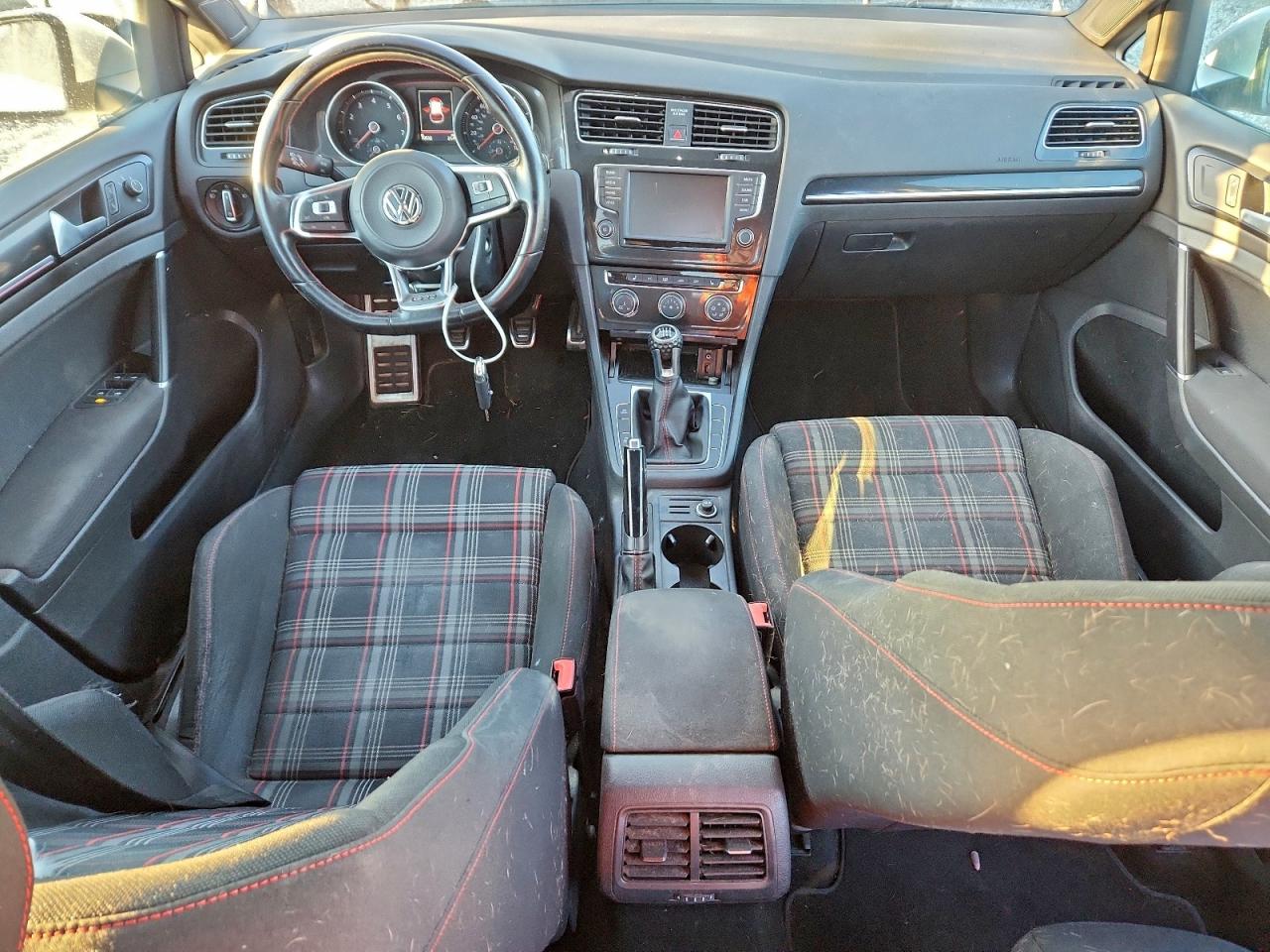 Volkswagen GTI S Image 5