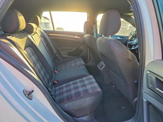 Volkswagen GTI S Image 7