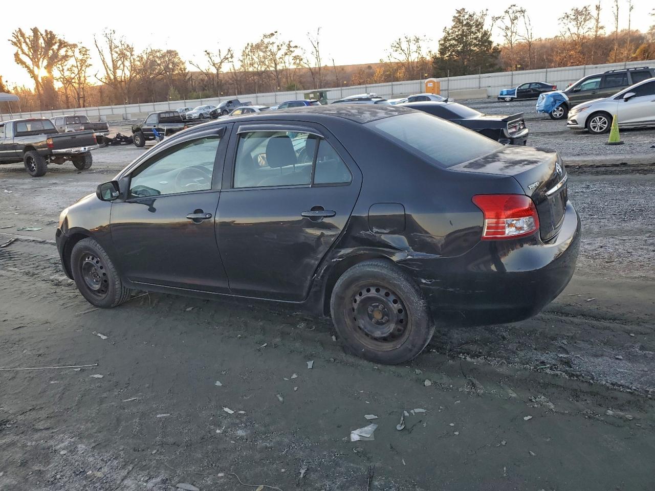 Toyota Yaris Image 6