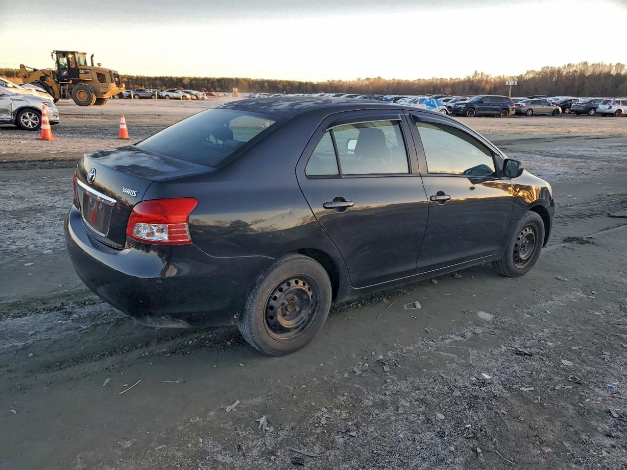 Toyota Yaris Image 9