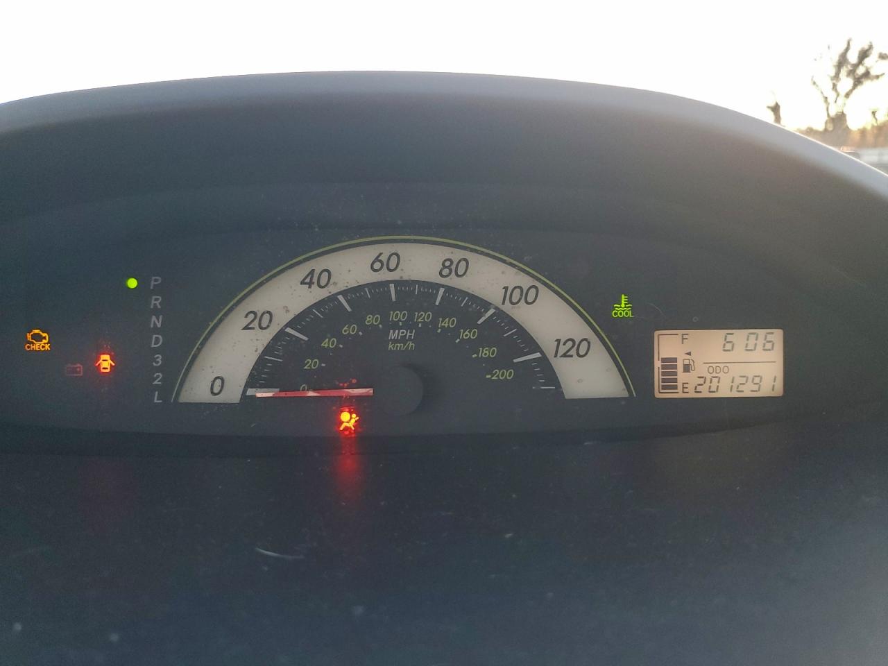 Toyota Yaris Image 2