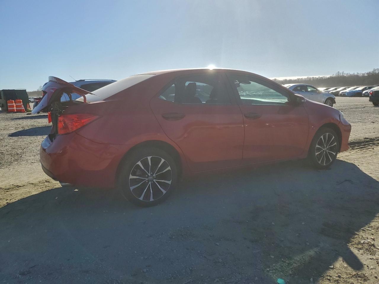 Toyota Corolla L Image 9