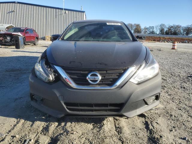 Nissan Altima 2.5 Image 6