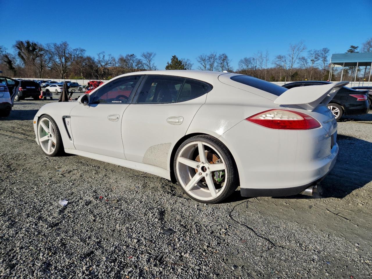 Porsche Panamera 2 Image 5