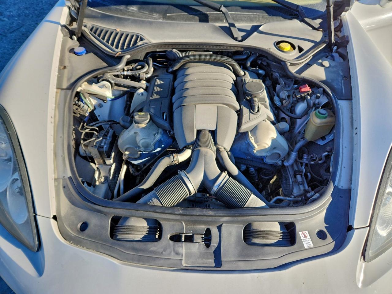 Porsche Panamera 2 Image 3