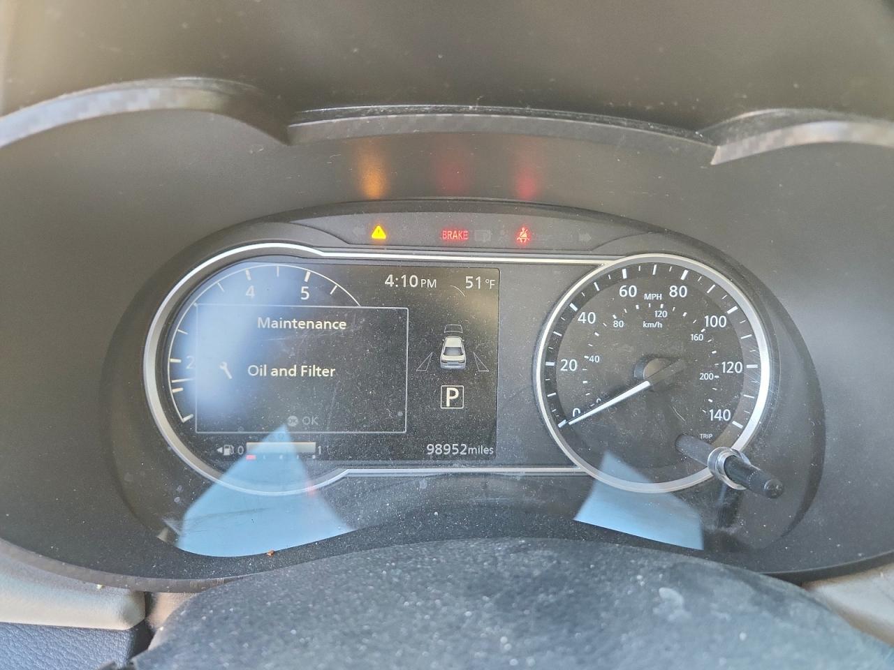 Nissan Versa Sv Image 8