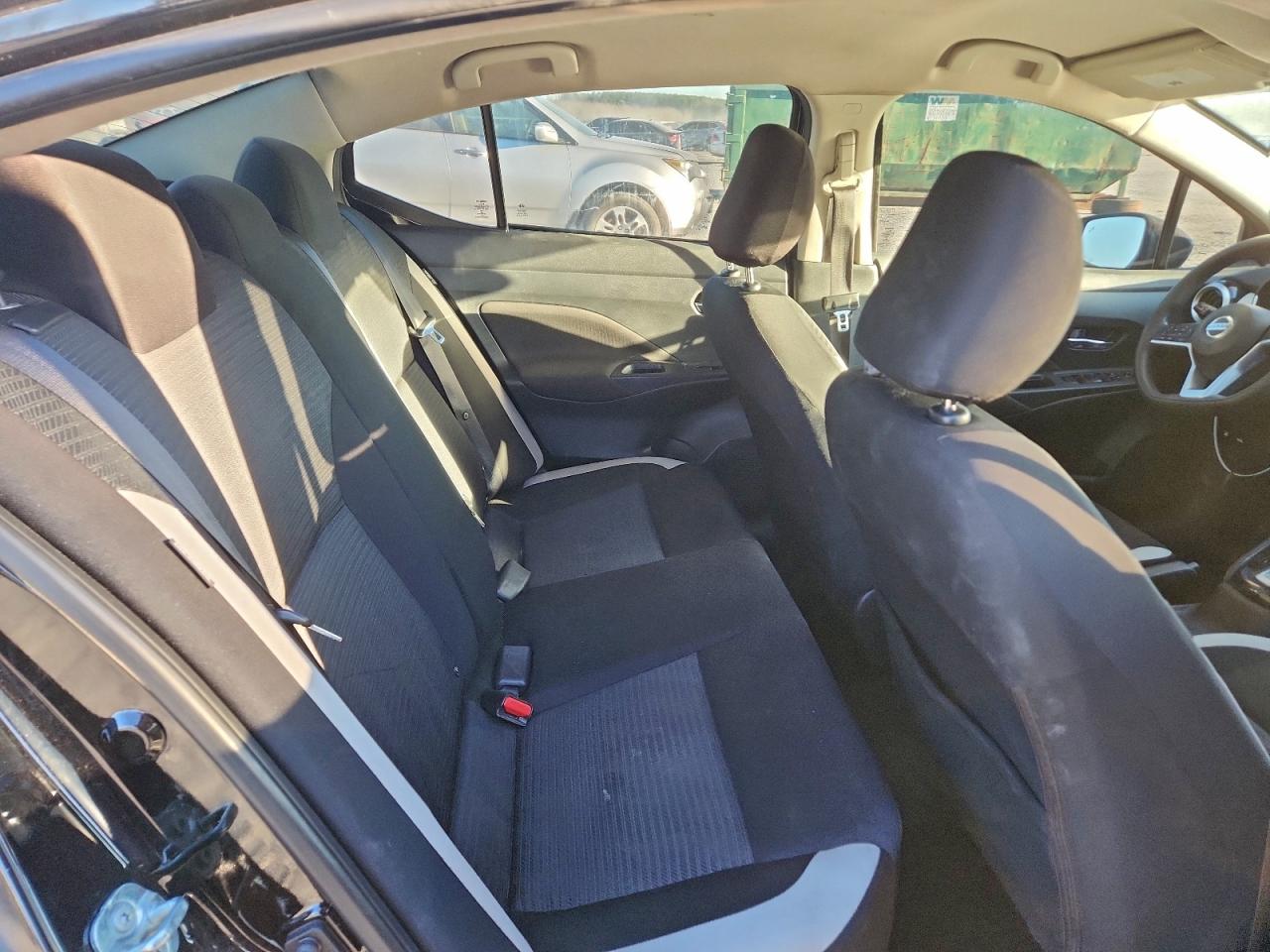 Nissan Versa Sv Image 11