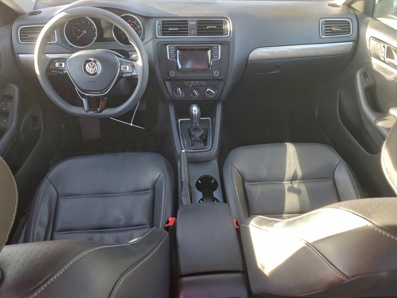 Volkswagen Jetta Se Image 5