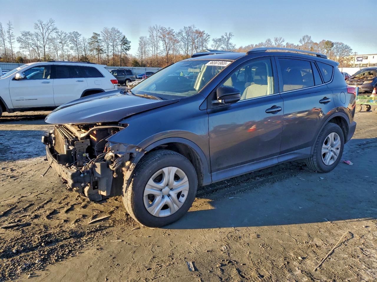 Toyota RAV4 Le Image 1