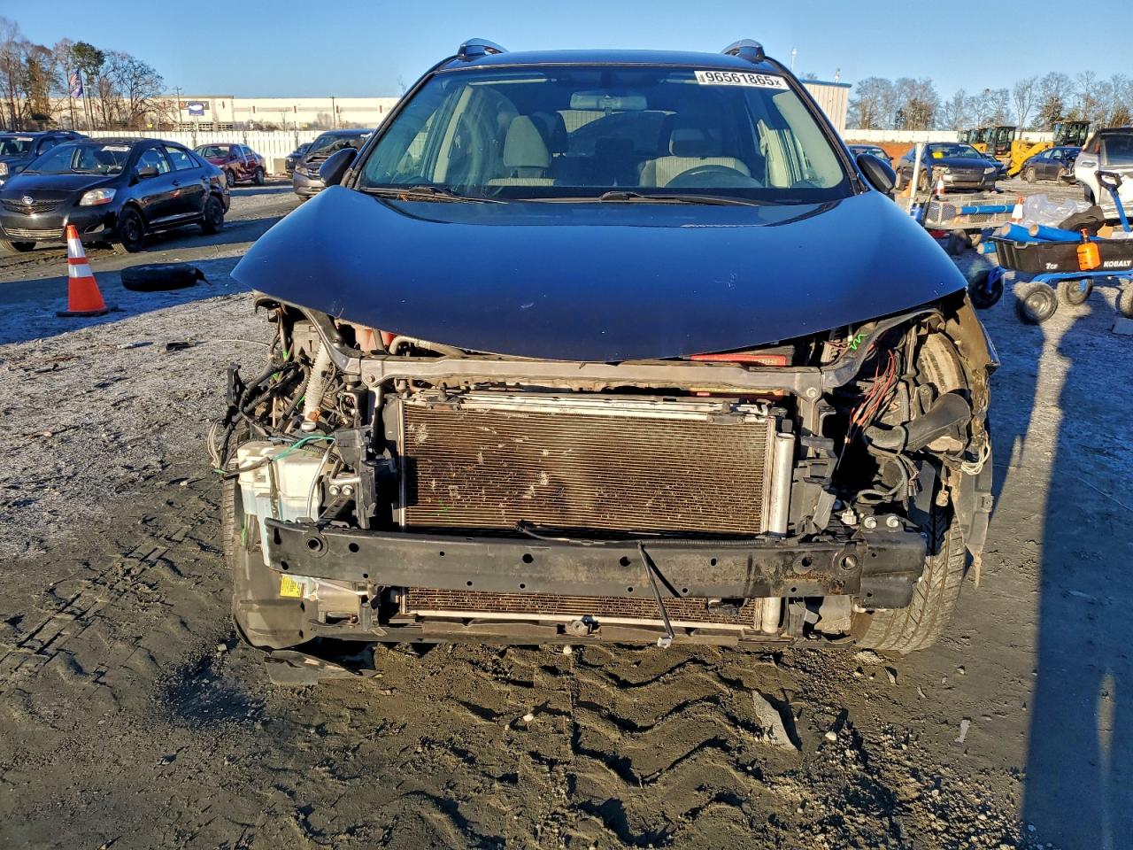 Toyota RAV4 Le Image 4