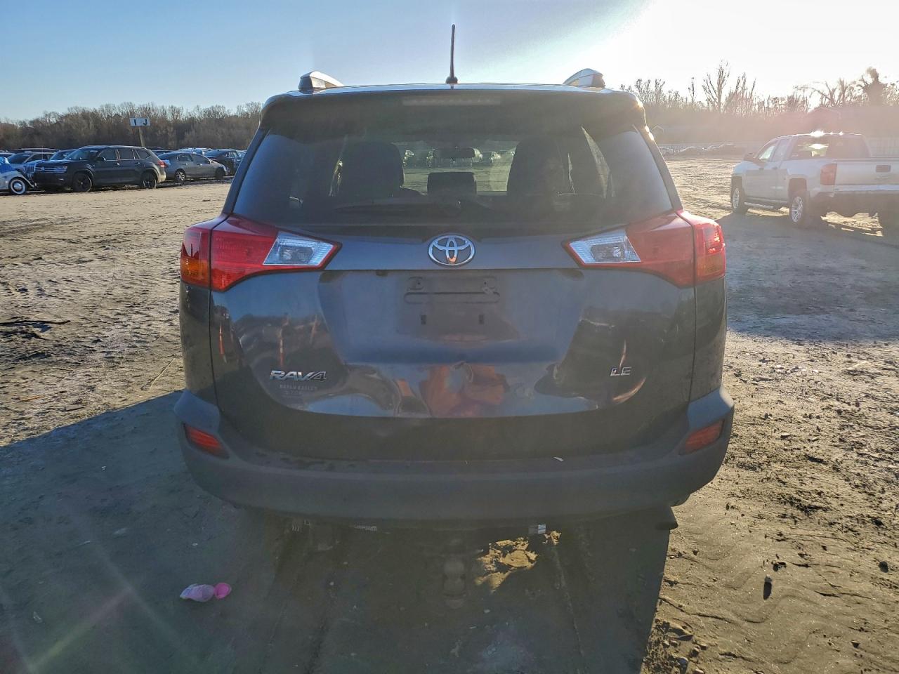Toyota RAV4 Le Image 13