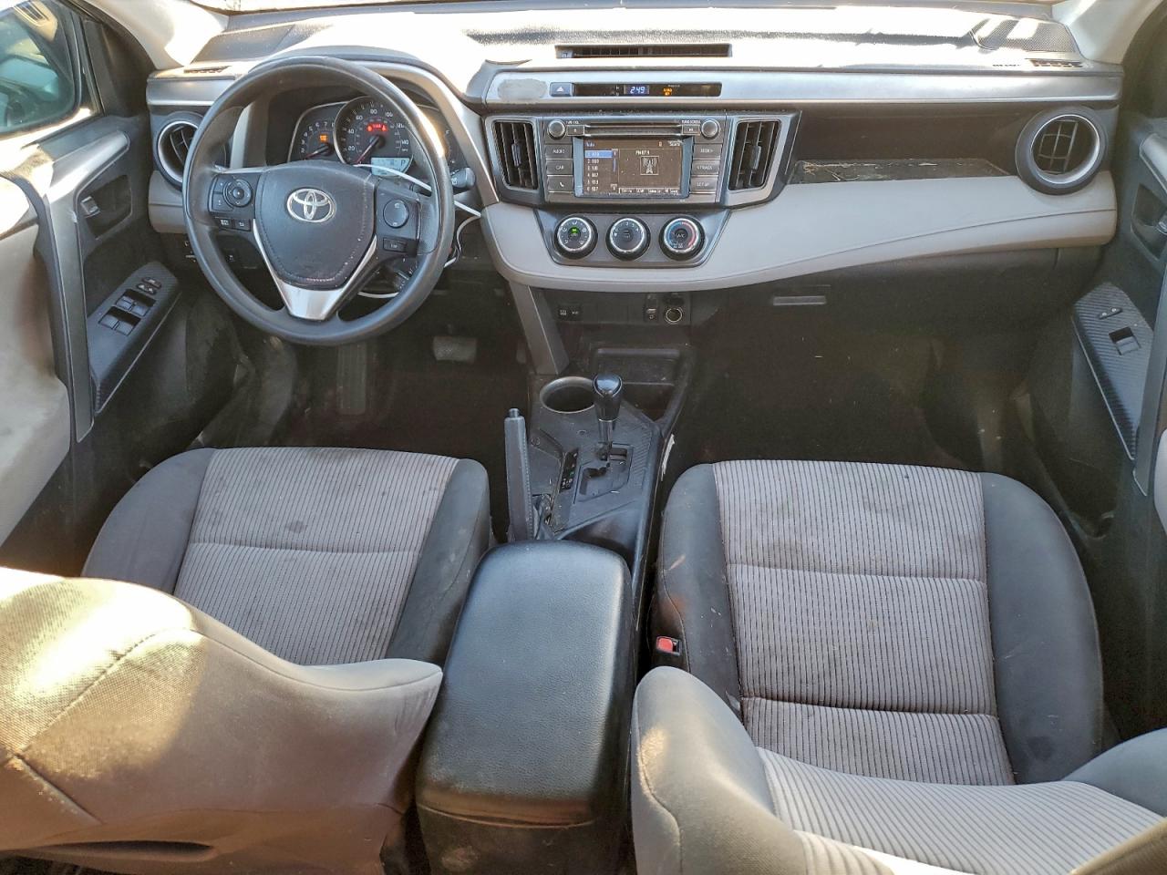 Toyota RAV4 Le Image 5