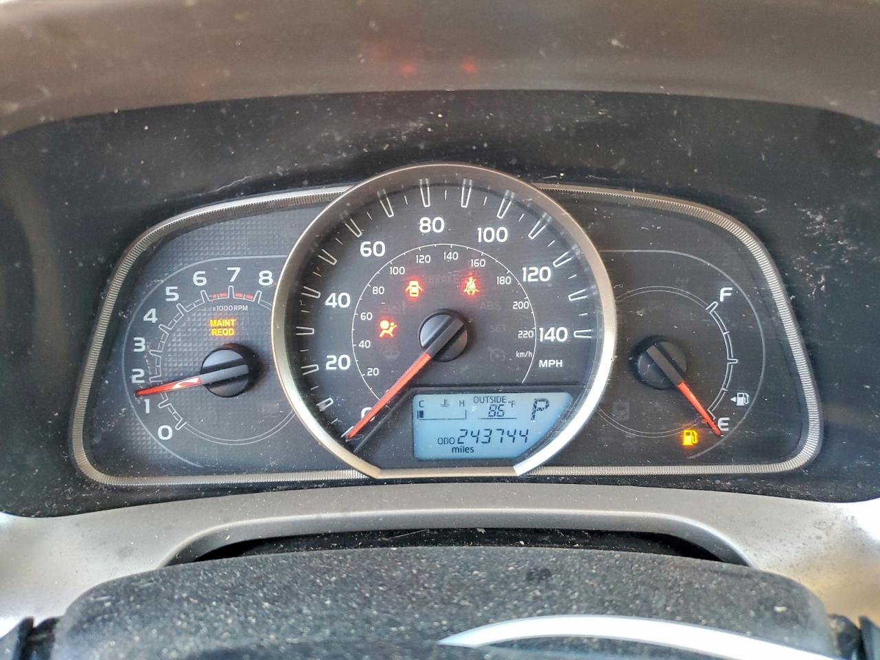 Toyota RAV4 Le Image 8