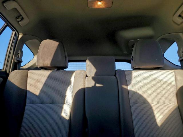 Toyota RAV4 Le Image 11