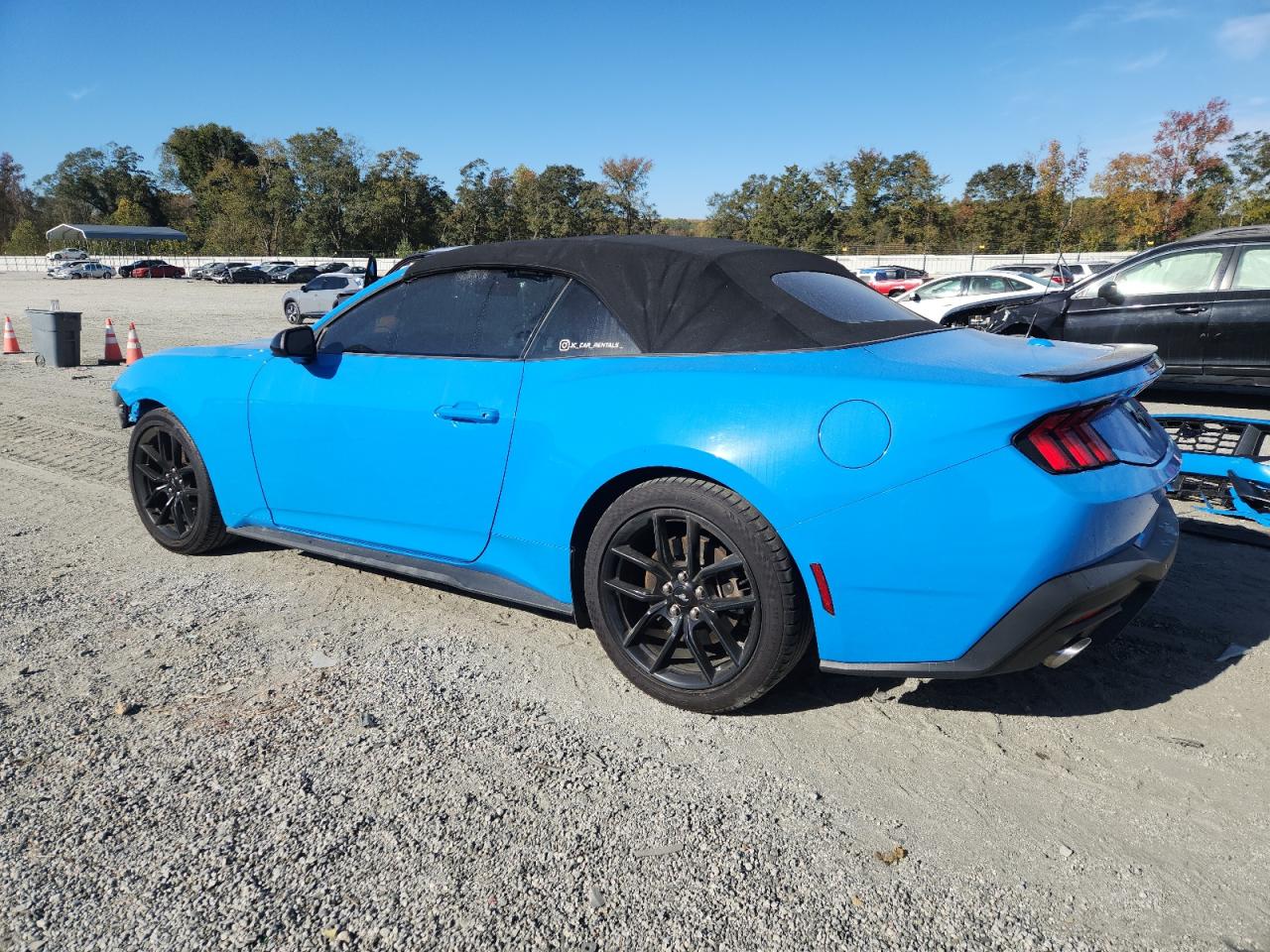 Ford Mustang Image 6