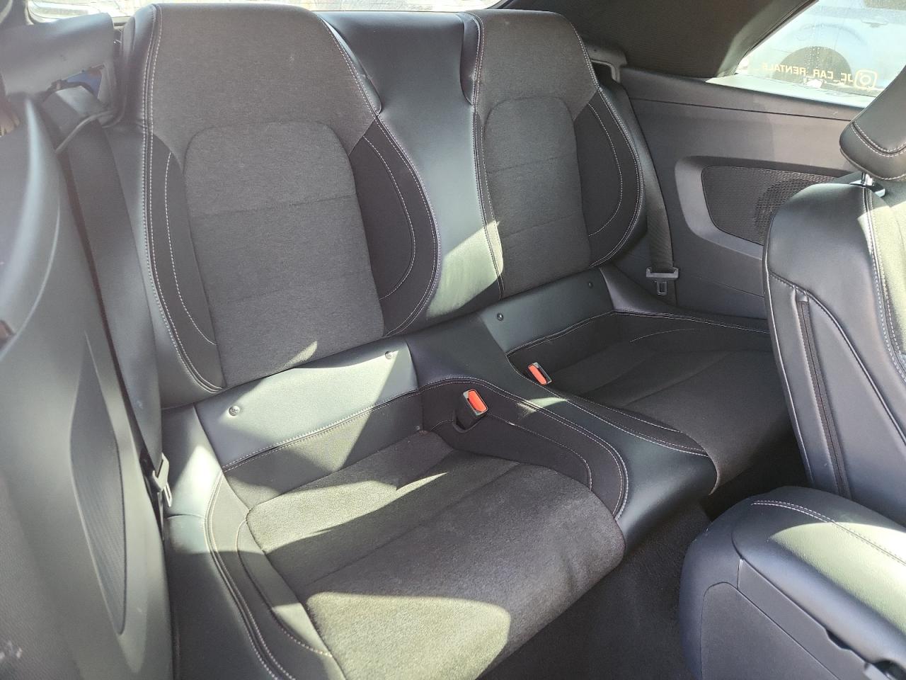 Ford Mustang Image 10