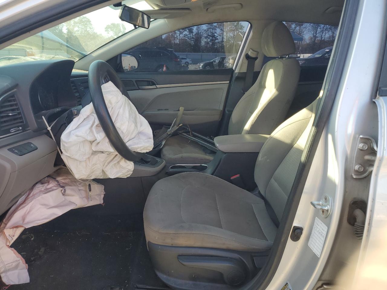 Hyundai ELANTRA Se Image 9