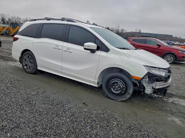 Honda Odyssey Touring Image 3