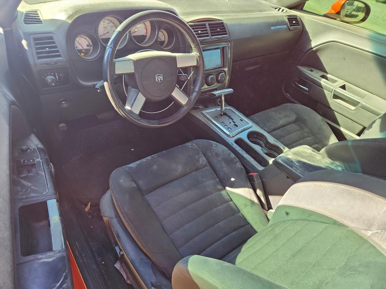 Dodge Challenger R/t Image 6